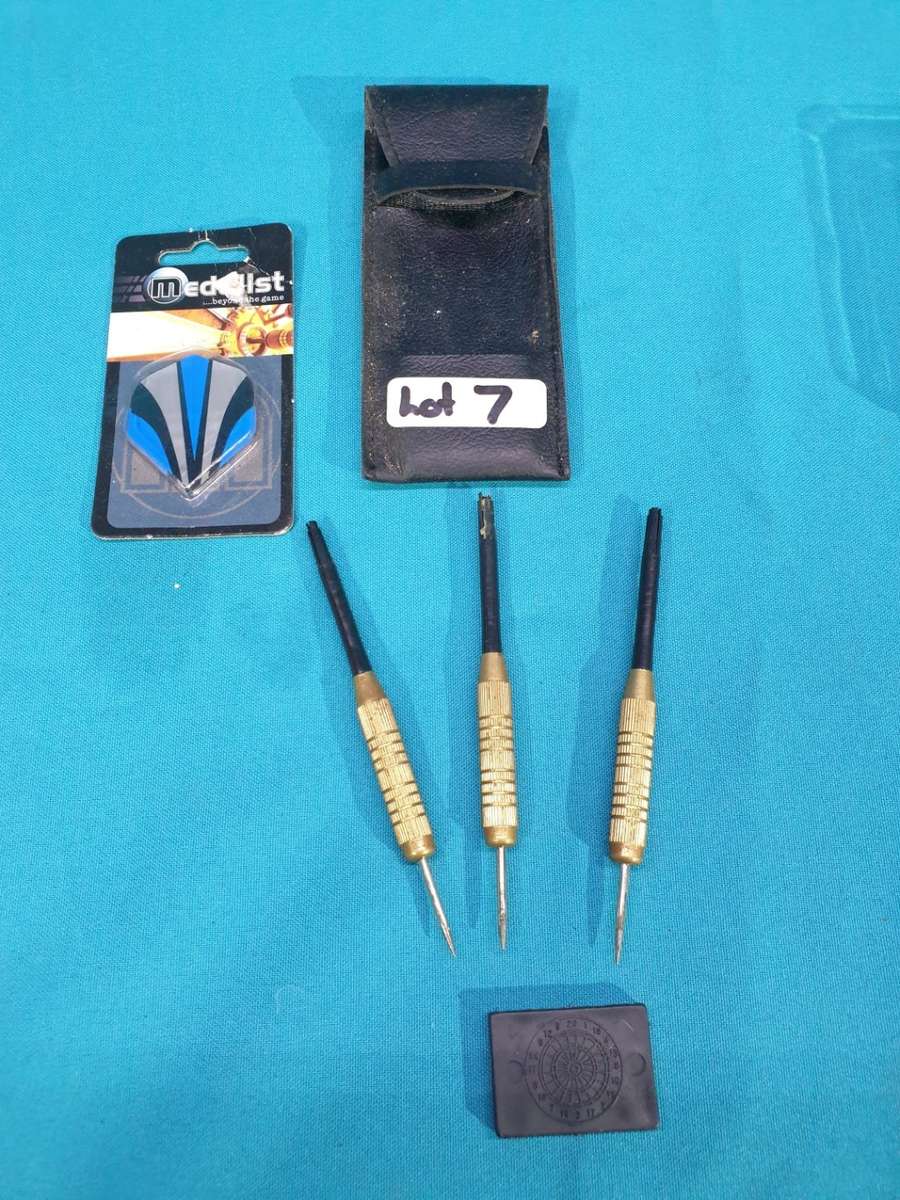 Darts  Lot 7