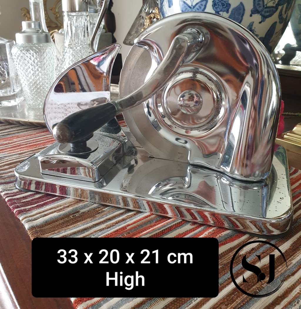 VINTAGE BREAD SLICER FOR YOUR KITCHEN