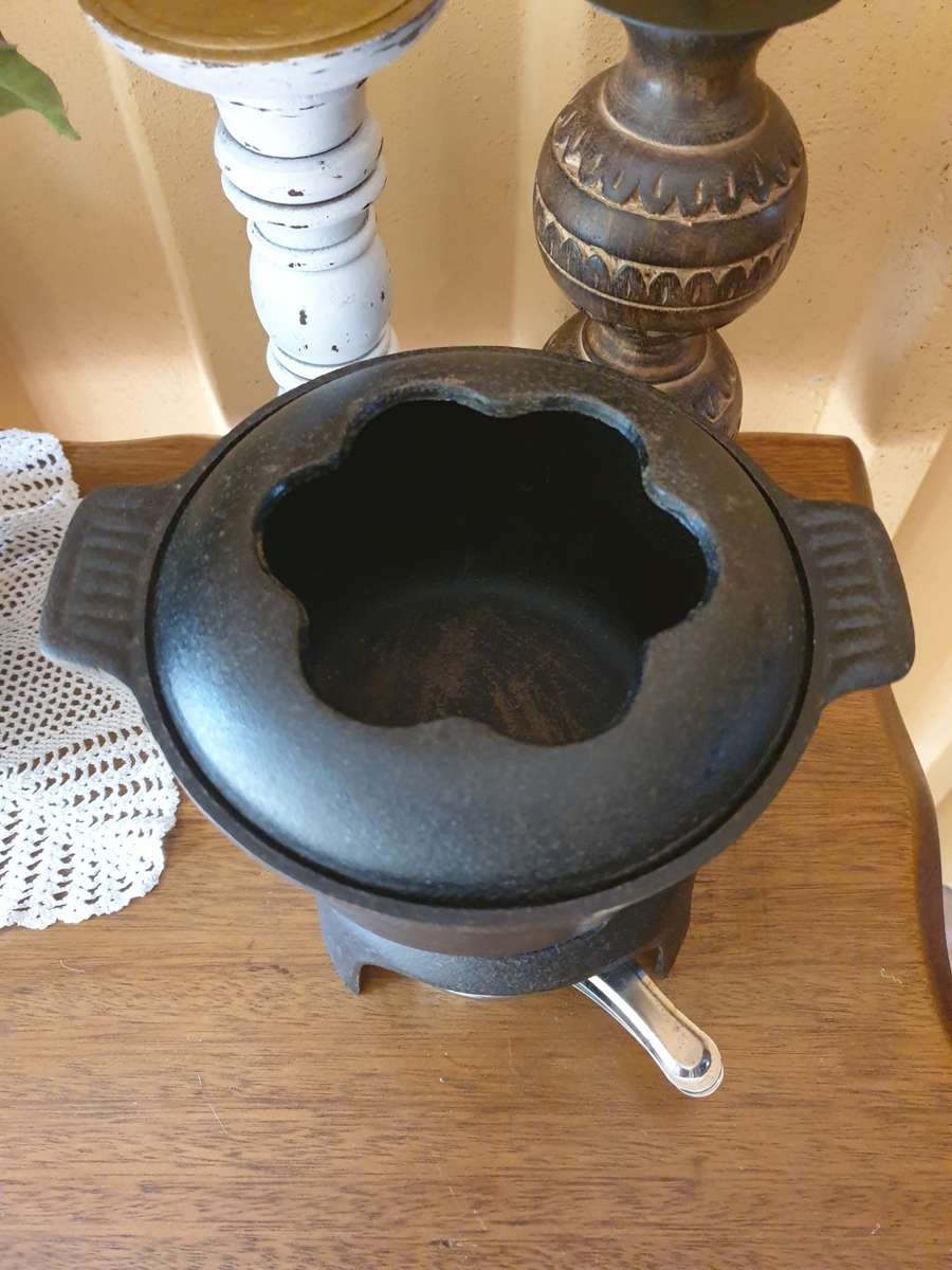 Cast Iron Fondue Pot
