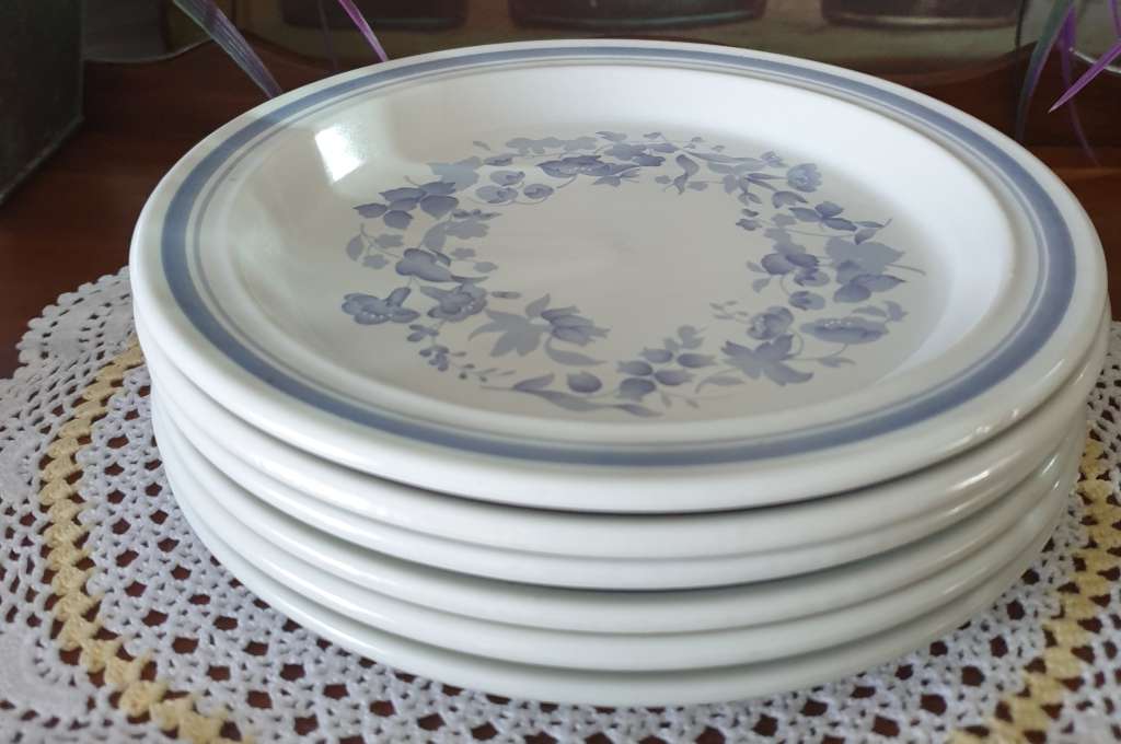 Royal Doulton Side Plates | set of 6 | Like New |