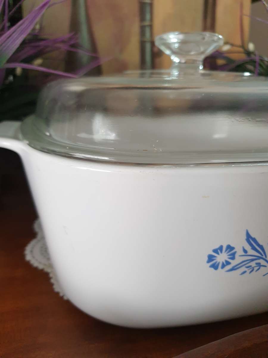 LARGE CORNING WARE BOWL WITH LID | MADE IN THE USA | VERY GOOD CONDITION |