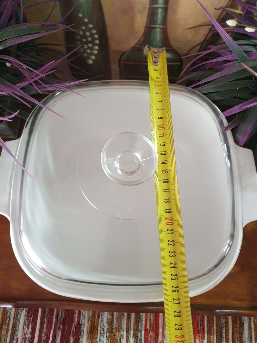 LARGE CORNING WARE BOWL WITH LID | MADE IN THE USA | VERY GOOD CONDITION |