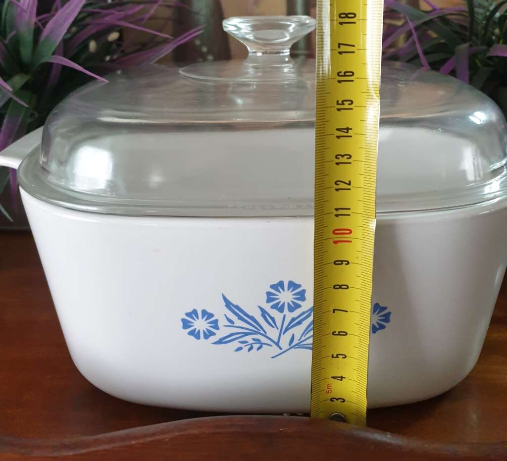 LARGE CORNING WARE BOWL WITH LID | MADE IN THE USA | VERY GOOD CONDITION |