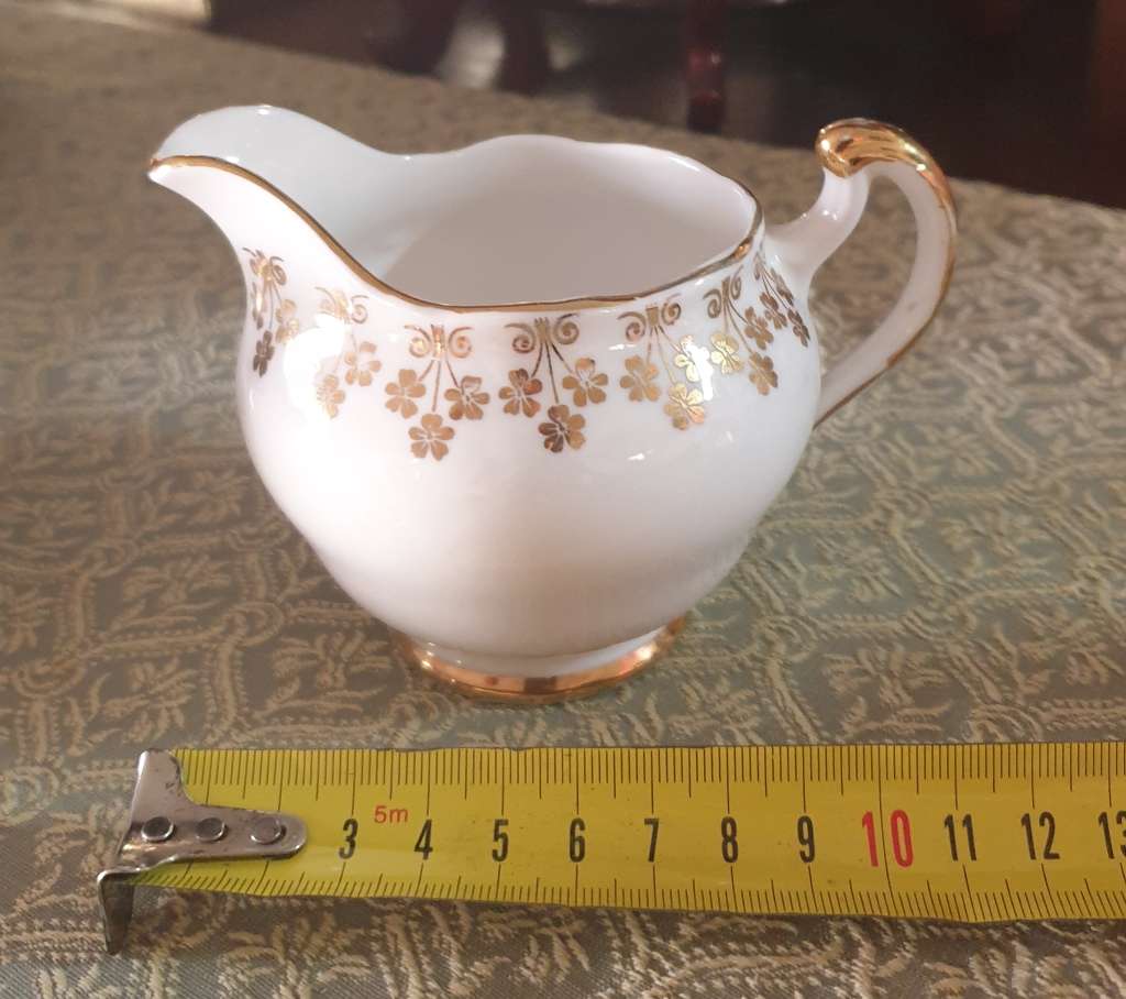 COLCLOUGH RIDGWAY POTTERIES BONE CHINA | SET WITH CAKE PLATE | ENGLAND |