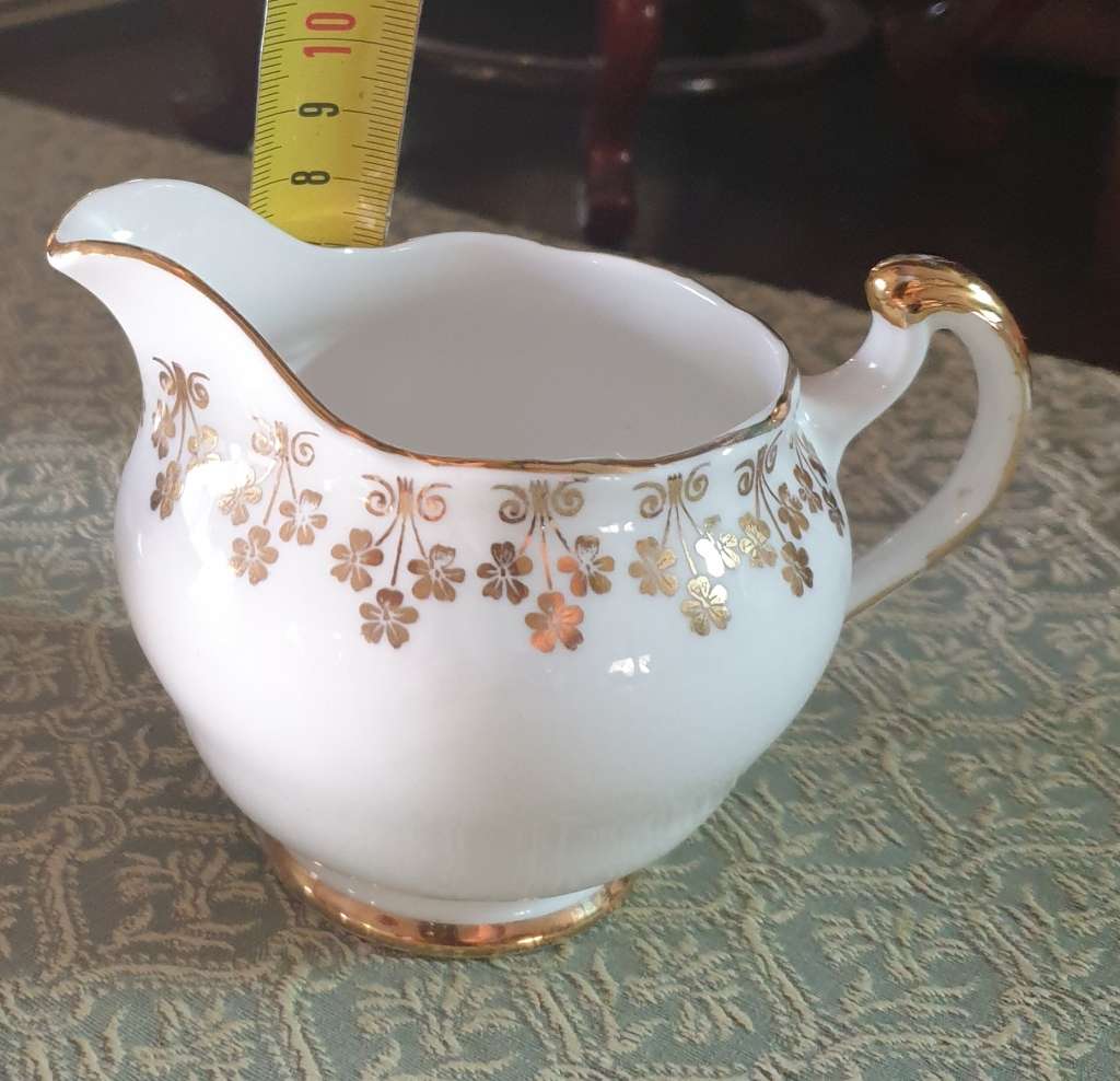 COLCLOUGH RIDGWAY POTTERIES BONE CHINA | SET WITH CAKE PLATE | ENGLAND |