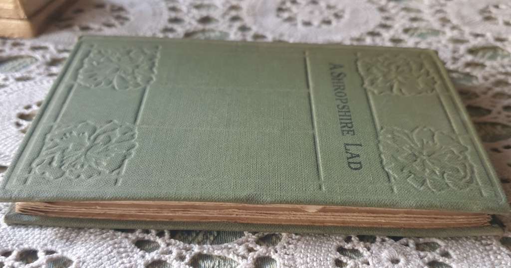 POETRY BOOK | ANTIQUE | COLLECTABLE | DECOR |