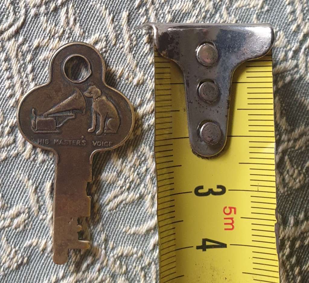 HIS MASTERS VOICE KEY   | Antique Original | RARE FIND |
