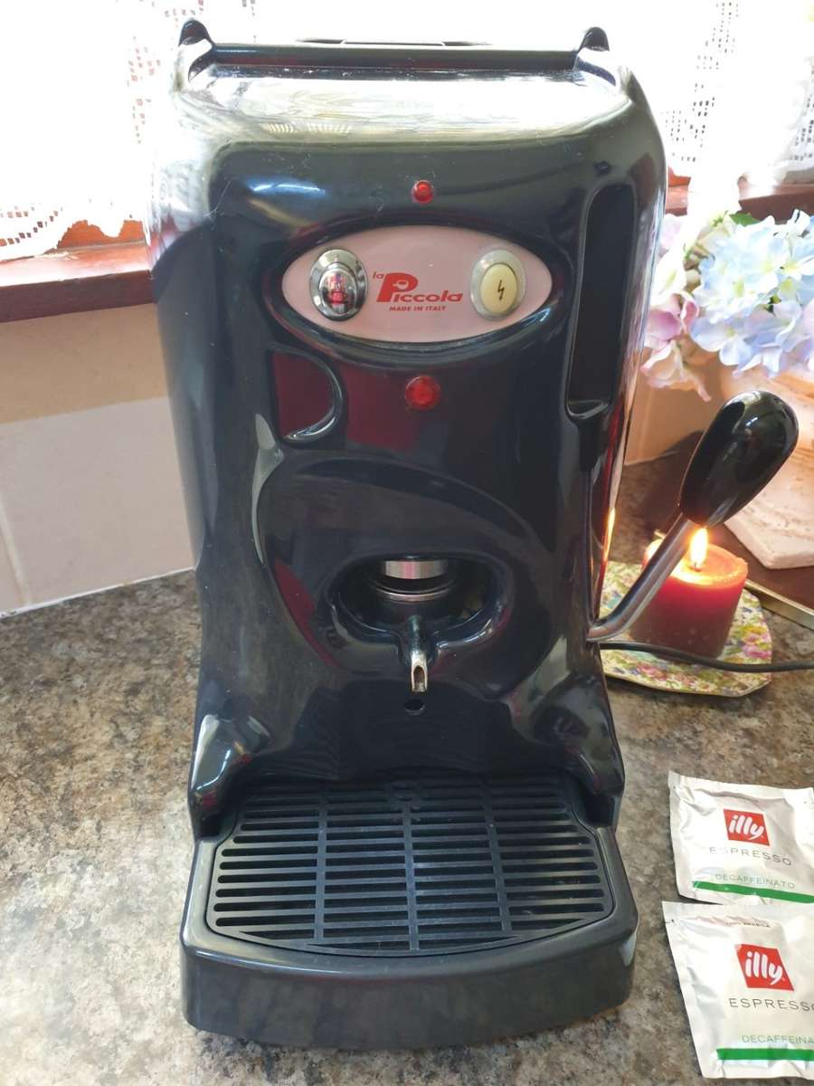 La Piccola Itatian made Espresso Machine . Excellent condition