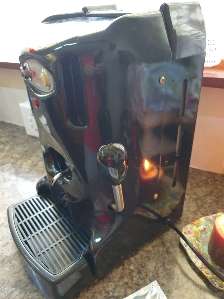 La Piccola Itatian made Espresso Machine . Excellent condition