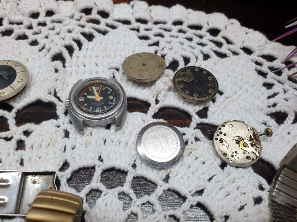 Collection of watches for repairs