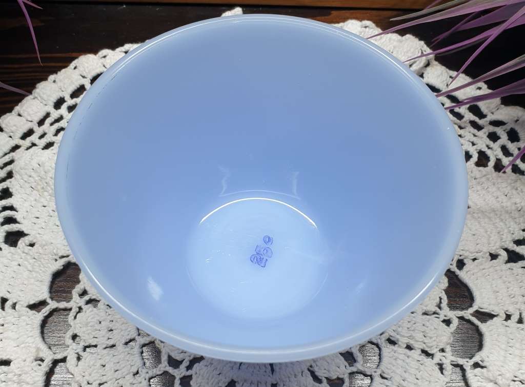 VINTAGE SMALL BABY BLUE MIXING BOWL