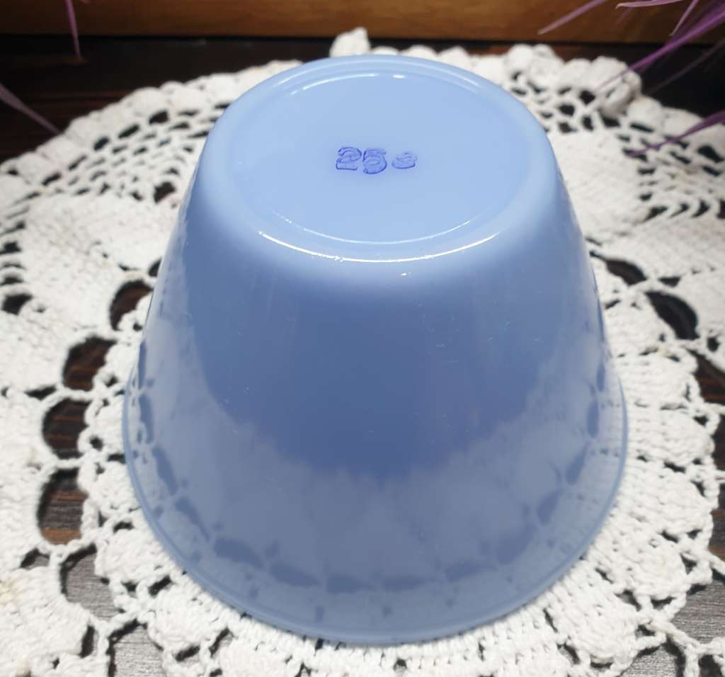 VINTAGE SMALL BABY BLUE MIXING BOWL