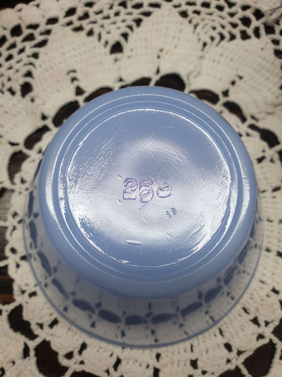 VINTAGE SMALL BABY BLUE MIXING BOWL