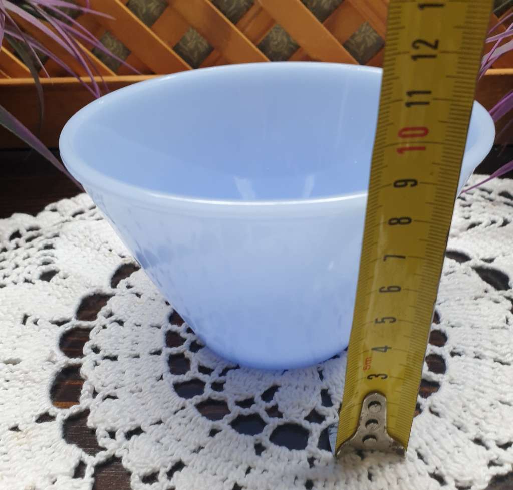 VINTAGE SMALL BABY BLUE MIXING BOWL