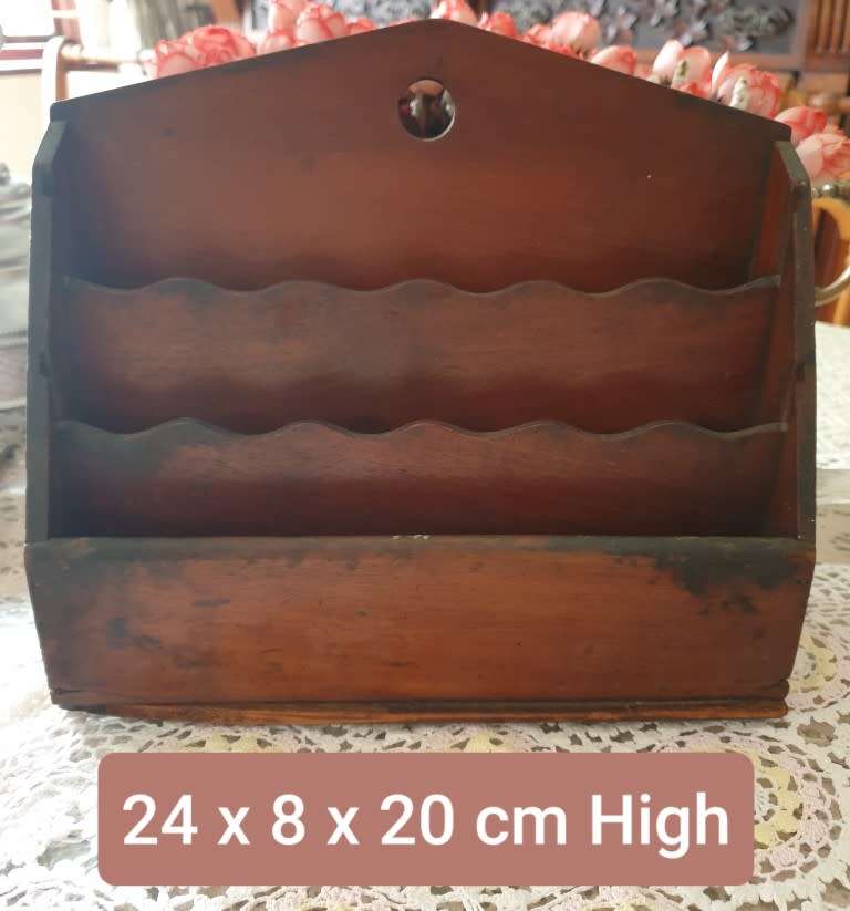 SMALL WOODEN ENVELOPE HOLDER | DECOR |