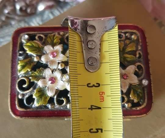 SMALL JEWELLED AND ENAMELLED TRINKET BOX