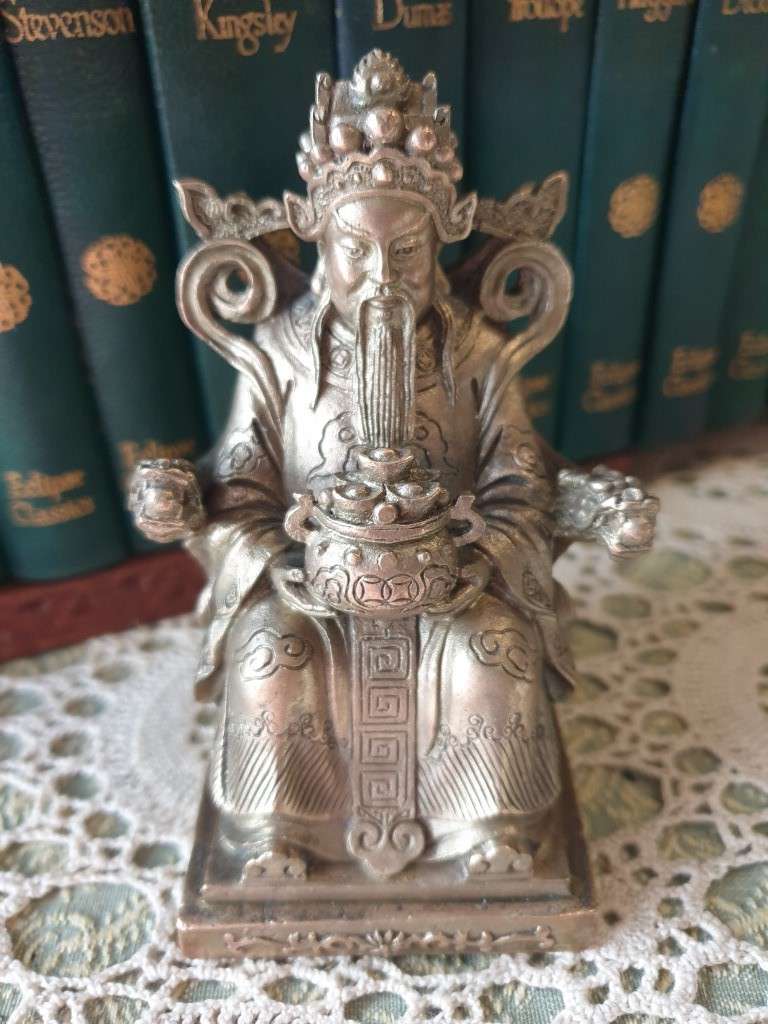 Chinese God of Wealth Statue Feng Shui