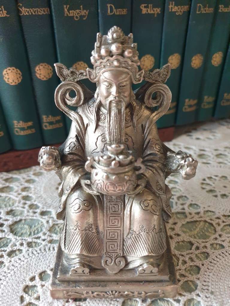 Chinese God of Wealth Statue Feng Shui