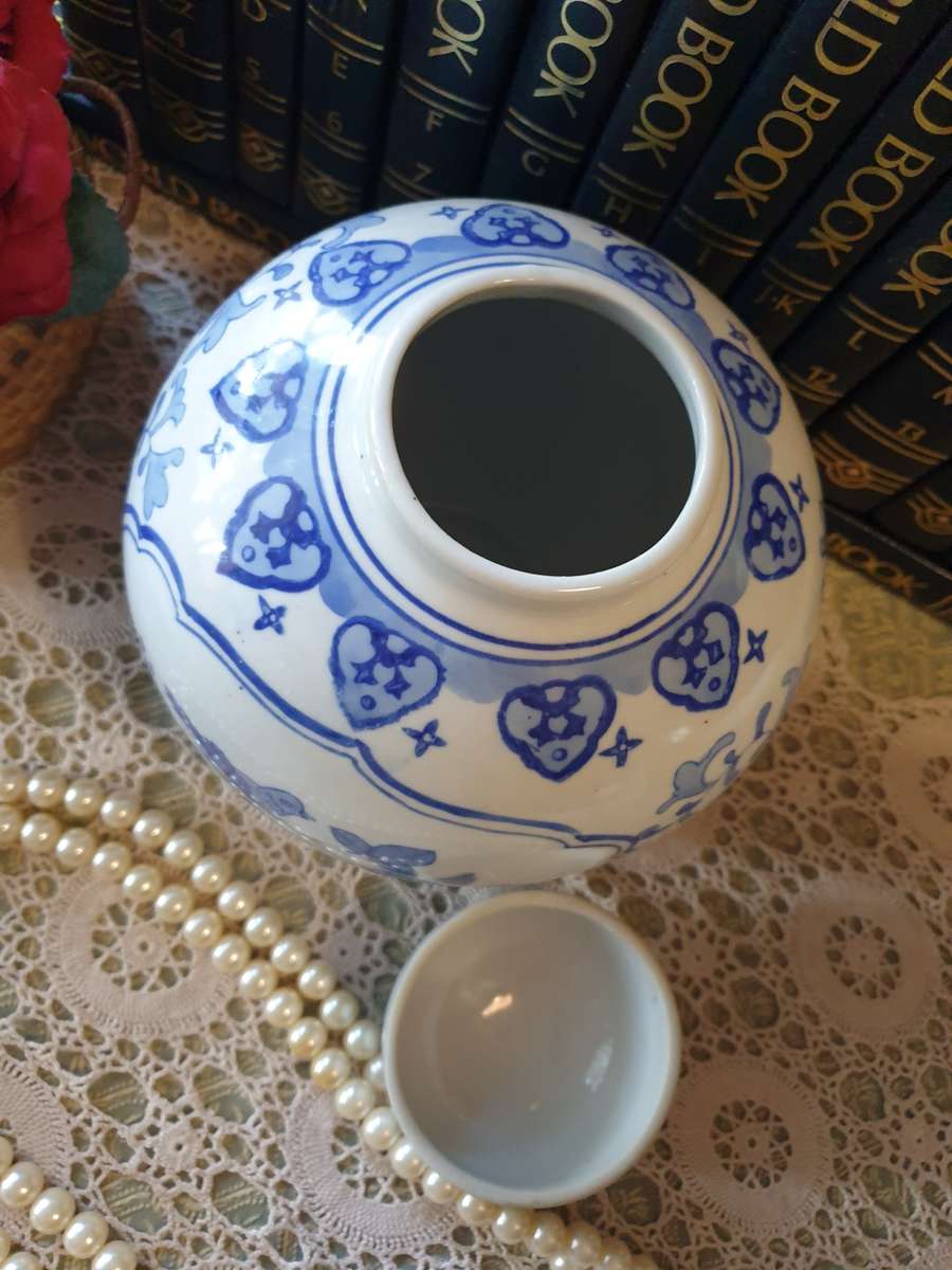 ORIENTAL GINGER JAR | BLUE AND WHITE |