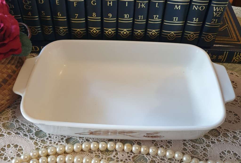 LOVELY FRENCH OVEN BOWL