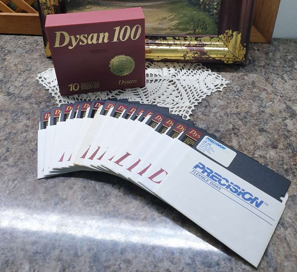 Dysan  Vintage Floppy DISKS | COLLECTOR`S ITEM | 16 DISKS |