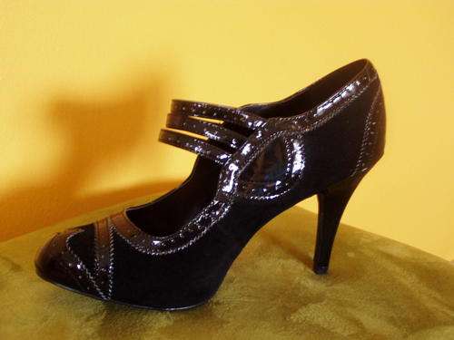 Zoom Black High Heel