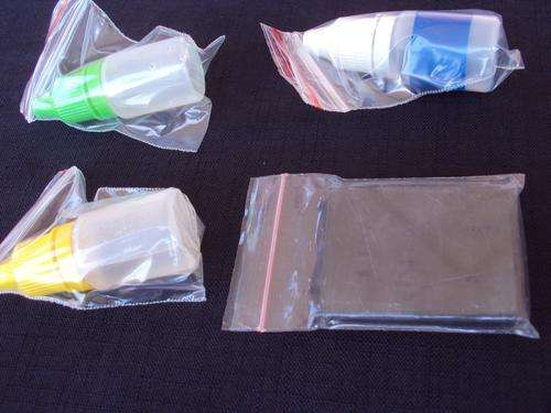 Gold acid solutions test kit