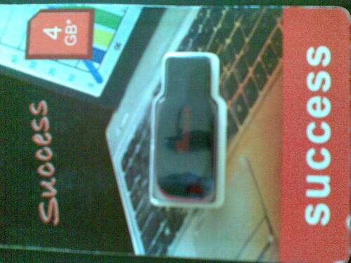 4GB USB FLASH DRIVE