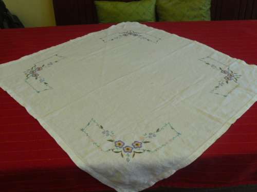 VINTAGE COTTON EMBROIDERED TABLE CLOTH 80 CM X 80 CM