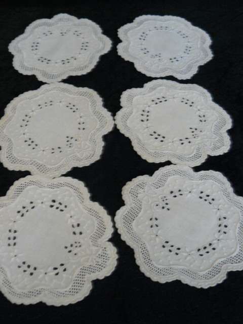 VINTAGE COTTON EMBROIDERED DOILIES X 6 14.5 CM PRETTY