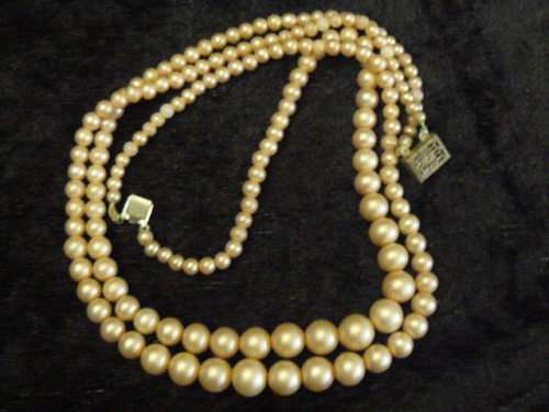 VINTAGE DOUBLE STRAND PEARL NECKLACE