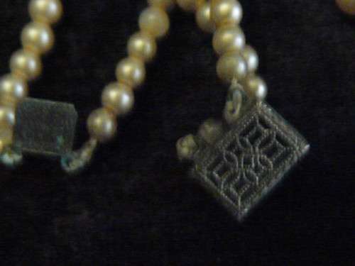 VINTAGE DOUBLE STRAND PEARL NECKLACE