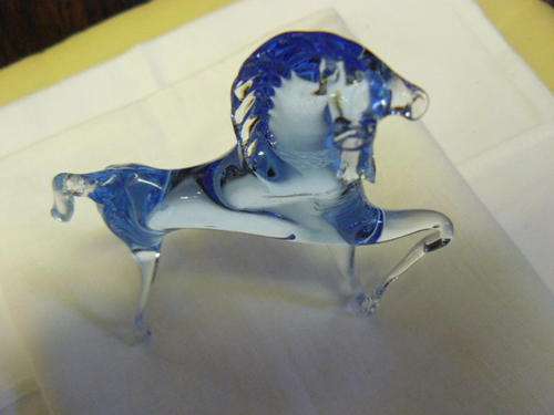 MURANO GLASS HORSE FIGURINE IN BOX DELICATE AND STUNNING, PLEASE HAVEA CLOSER L@@K !!!!!