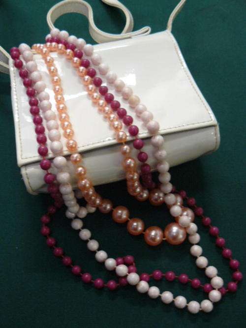 VINTAGE ITEMS, BAG FROM THE 60,S AND OTHER +++++ FREEEEE GIFT!!!!@@@@!!!!