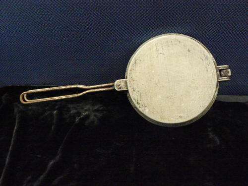 OLD FASHIONED WAFFLE MAKER