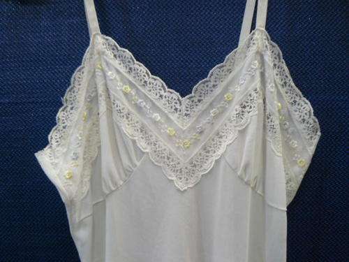 VINTAGE PRETTY SLEEPDRESS