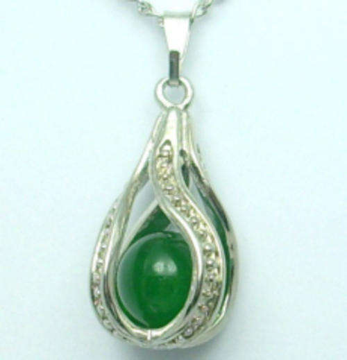 NATURAL GREEN JADE TEAR DROP PENDANT WITH CHAIN