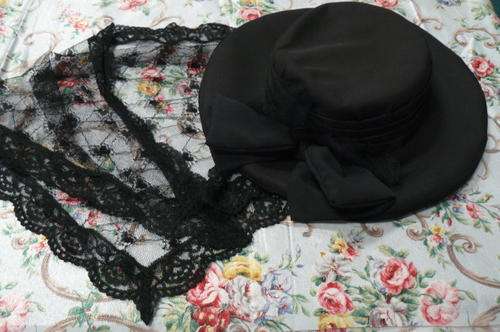 ANTILLA AND BLACK HAT