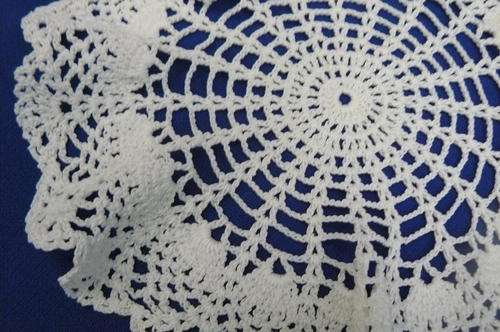 HAND CROCHETED COTTON DOILIE 19 CM