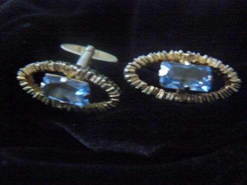 CUFF LINKS WITH BLUE TONE STONES AND GOLD TONE STUNNING