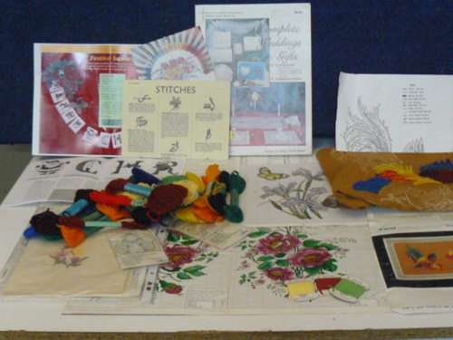 JOB LOT OF NEEDLE RELATED ITEMS