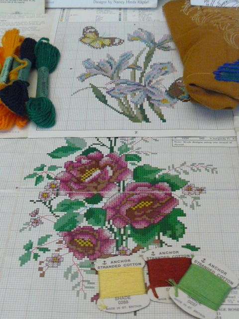 JOB LOT OF NEEDLE RELATED ITEMS