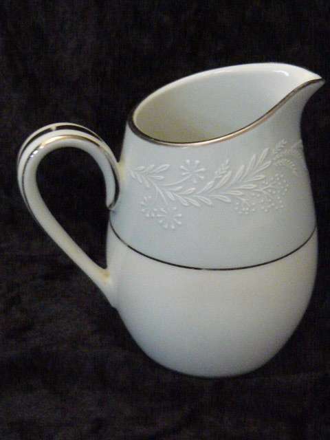 NORITAKE LAUREATE MILK JUG