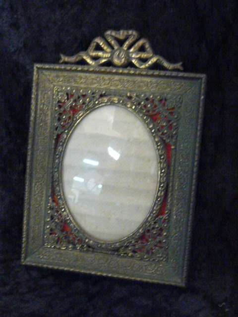 VINTAGE FRAME STUNNING