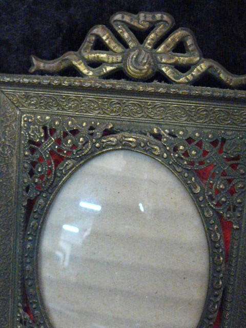 VINTAGE FRAME STUNNING