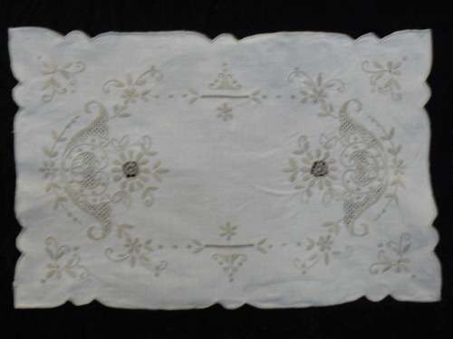VINTAGE COTTON TRAY CLOTH LOVELY