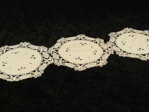 VINTAGE cotton doilies set o 3 x 23 cm !!!