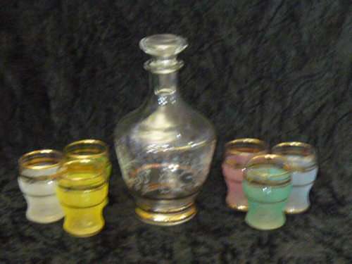 ART DECO DECANTER AND 6 X GLASSES