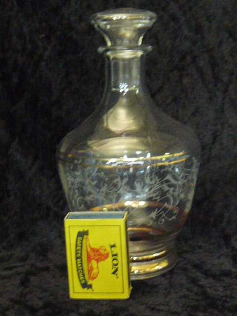 ART DECO DECANTER AND 6 X GLASSES