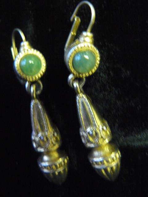 EARRINGS WITH SEMI PRECIOUS STONE